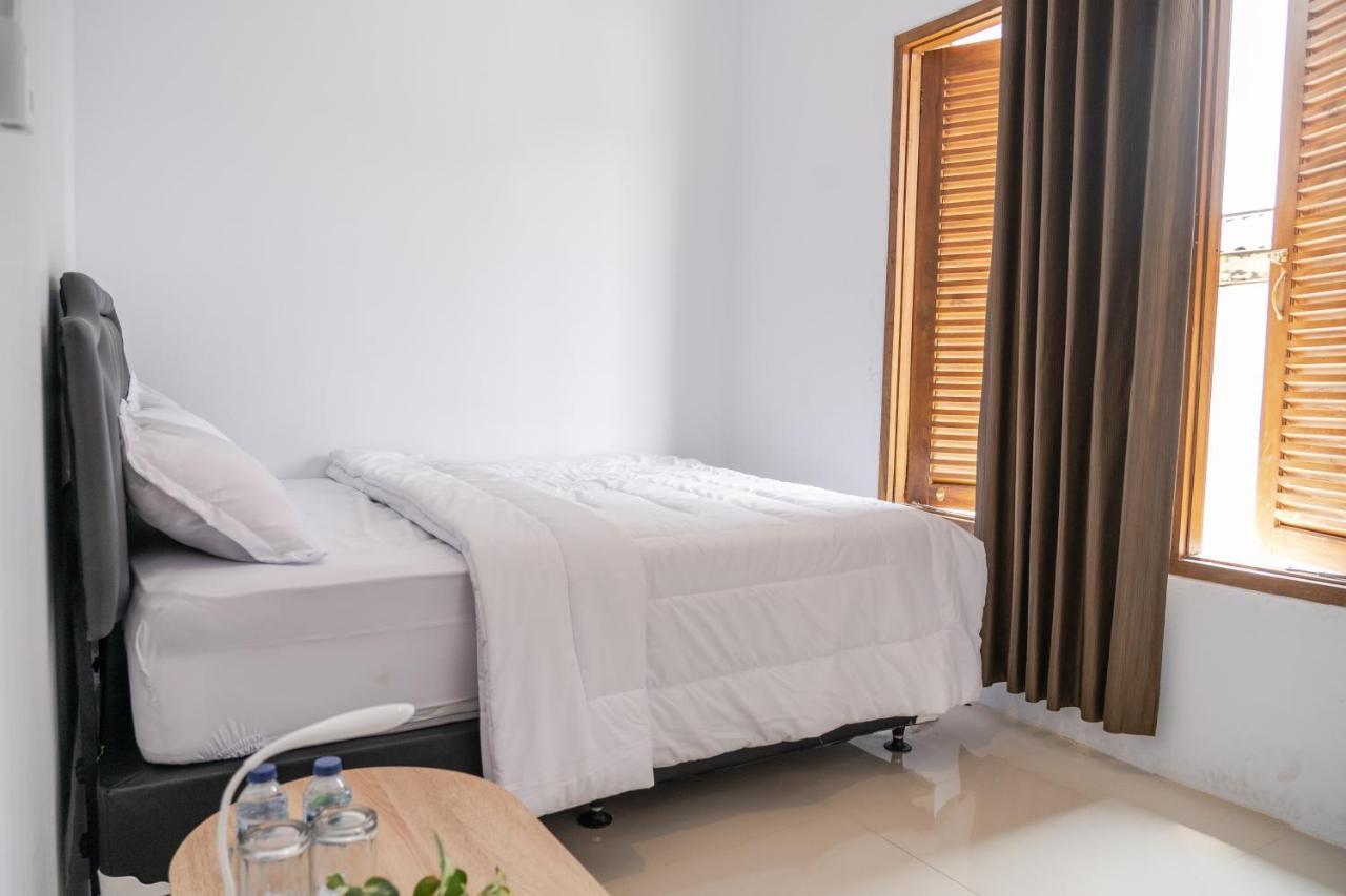 Azalia Homestay Yogyakarta Ngoại thất bức ảnh