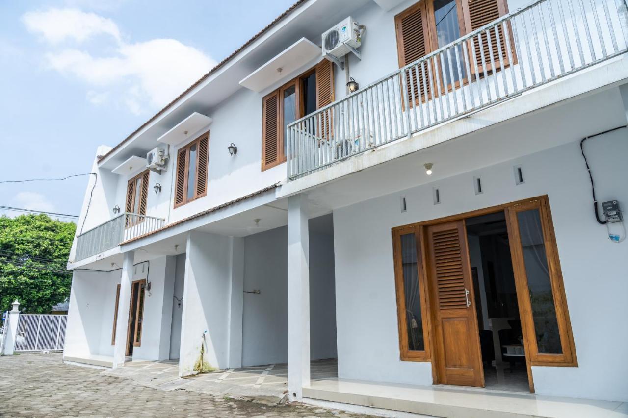 Azalia Homestay Yogyakarta Ngoại thất bức ảnh