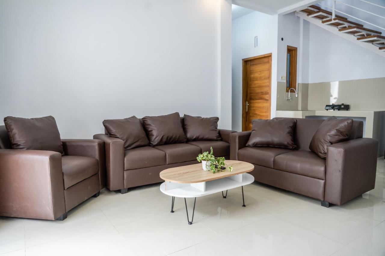 Azalia Homestay Yogyakarta Ngoại thất bức ảnh